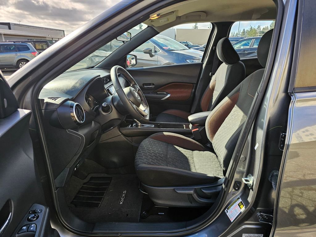 Used 2022 Nissan Kicks SR FWD image 18