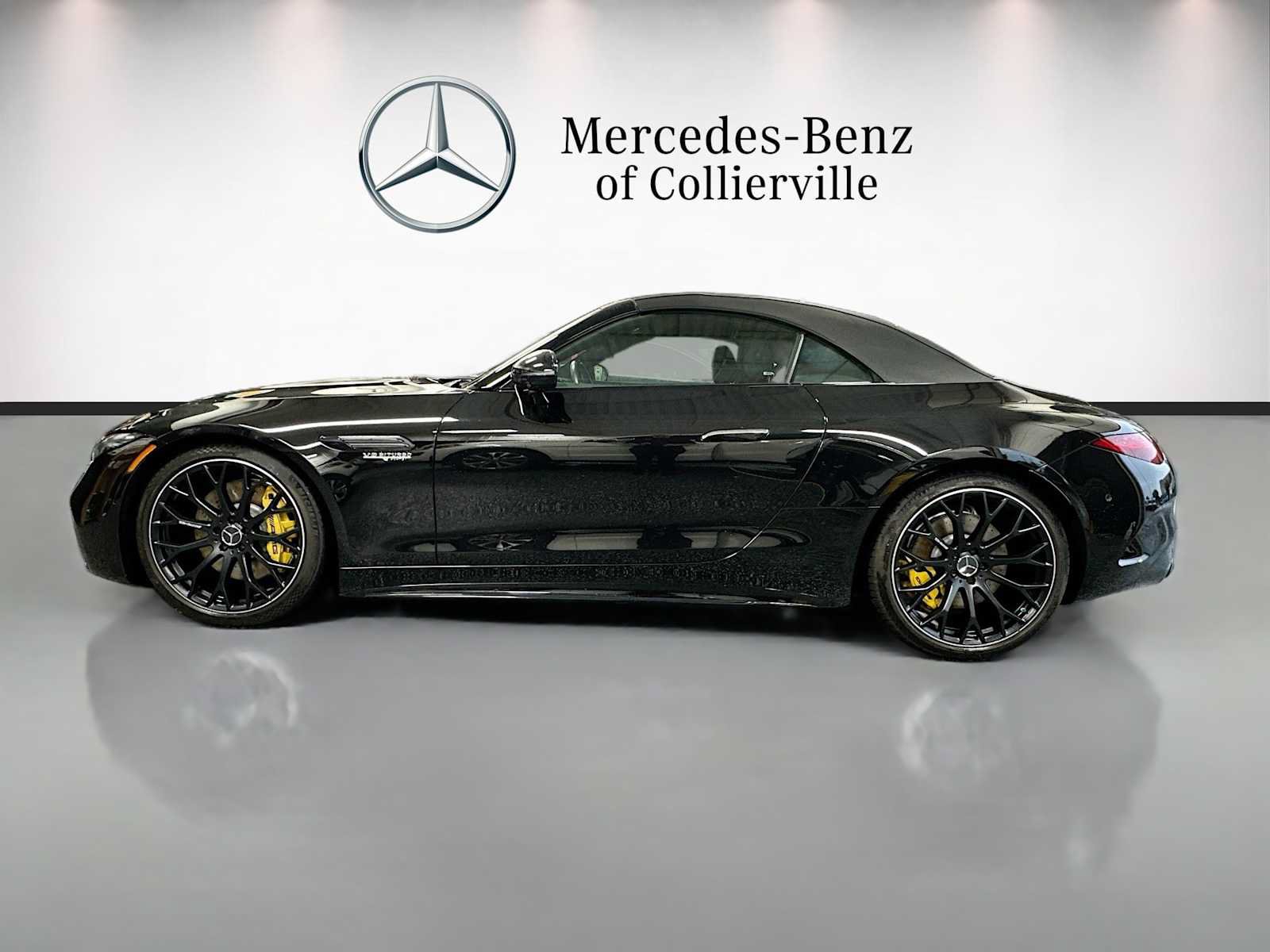 Used 2022 Mercedes-Benz SL 55 AMG 4MATIC w/ Driver Assistance Package image 8