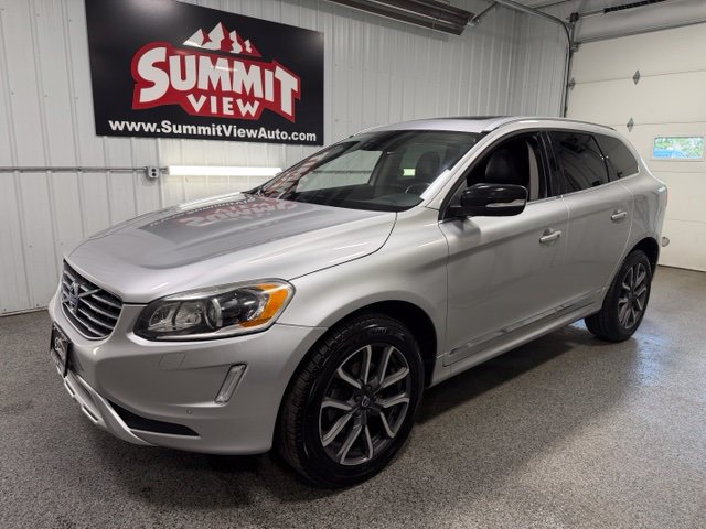 Used 2017 Volvo XC60 T6 Dynamic w/ Preferred Option Package AWD/4WD image 1