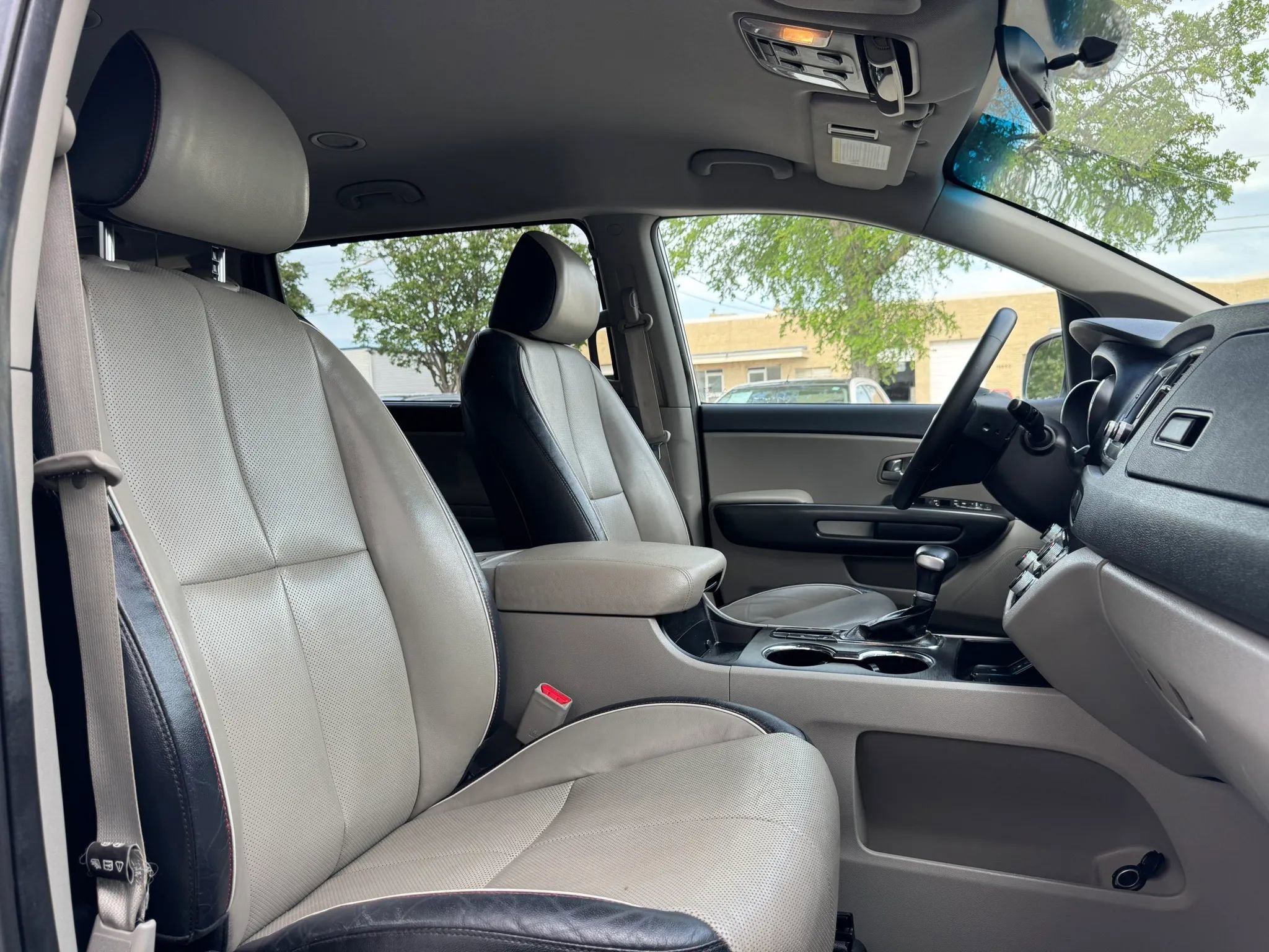 Used 2020 Kia Sedona EX FWD image 21