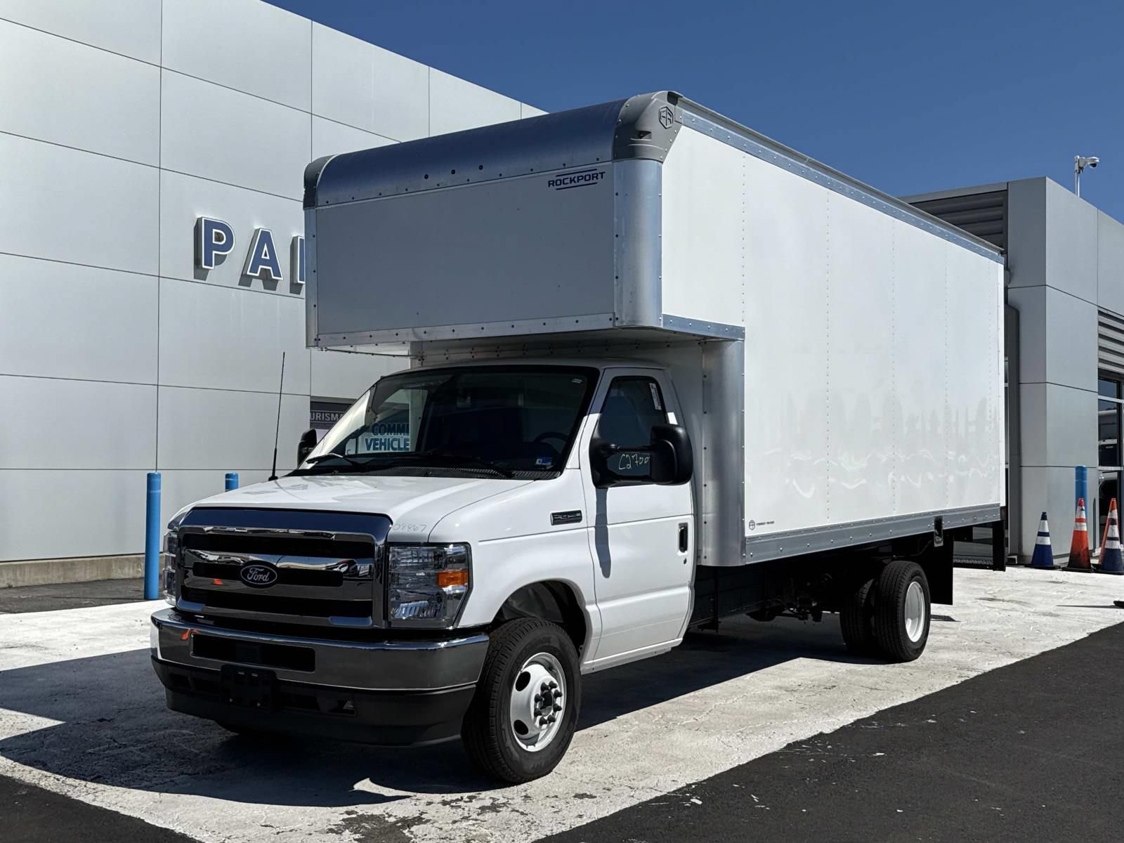 New 2027 Ford E-450 and Econoline 450 Super Duty w/ Power Equipment Group RWD image 7