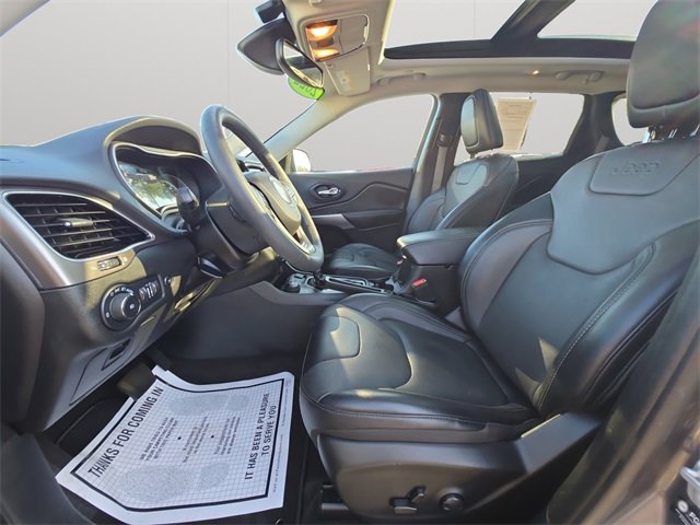 Used 2022 Jeep Cherokee Limited image 11