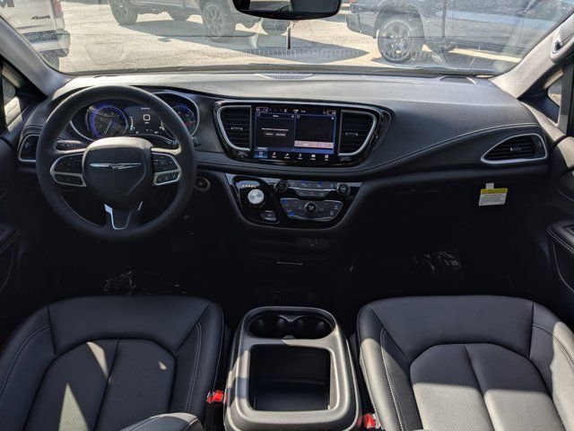 New 2026 Chrysler Pacifica Select FWD image 16