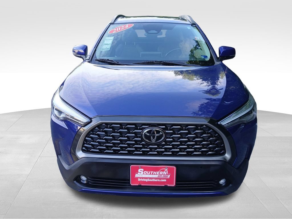 Used 2024 Toyota Corolla Cross XLE w/ Convenience Package AWD/4WD image 15