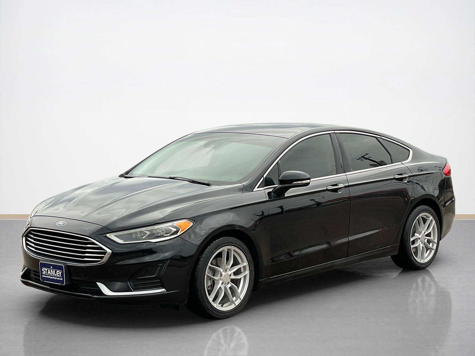 Used 2019 Ford Fusion SEL FWD image 3