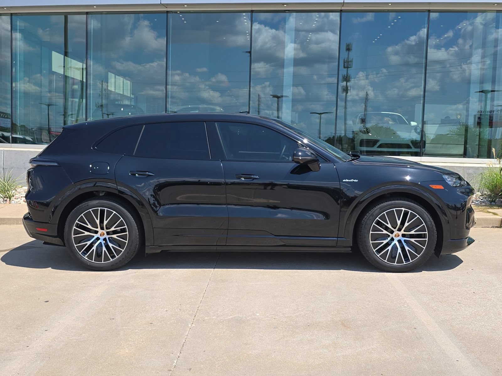New 2026 Porsche Cayenne Electric AWD/4WD image 8