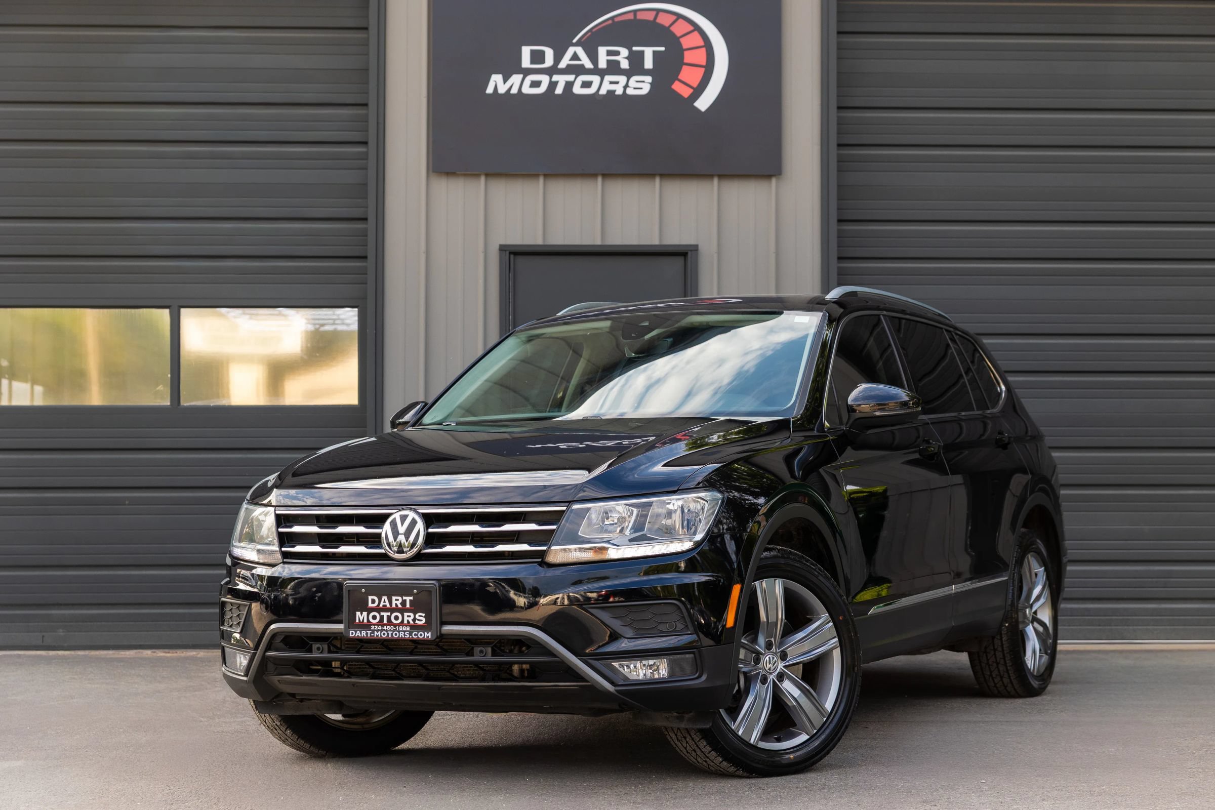 Used 2020 Volkswagen Tiguan SEL AWD/4WD image 1