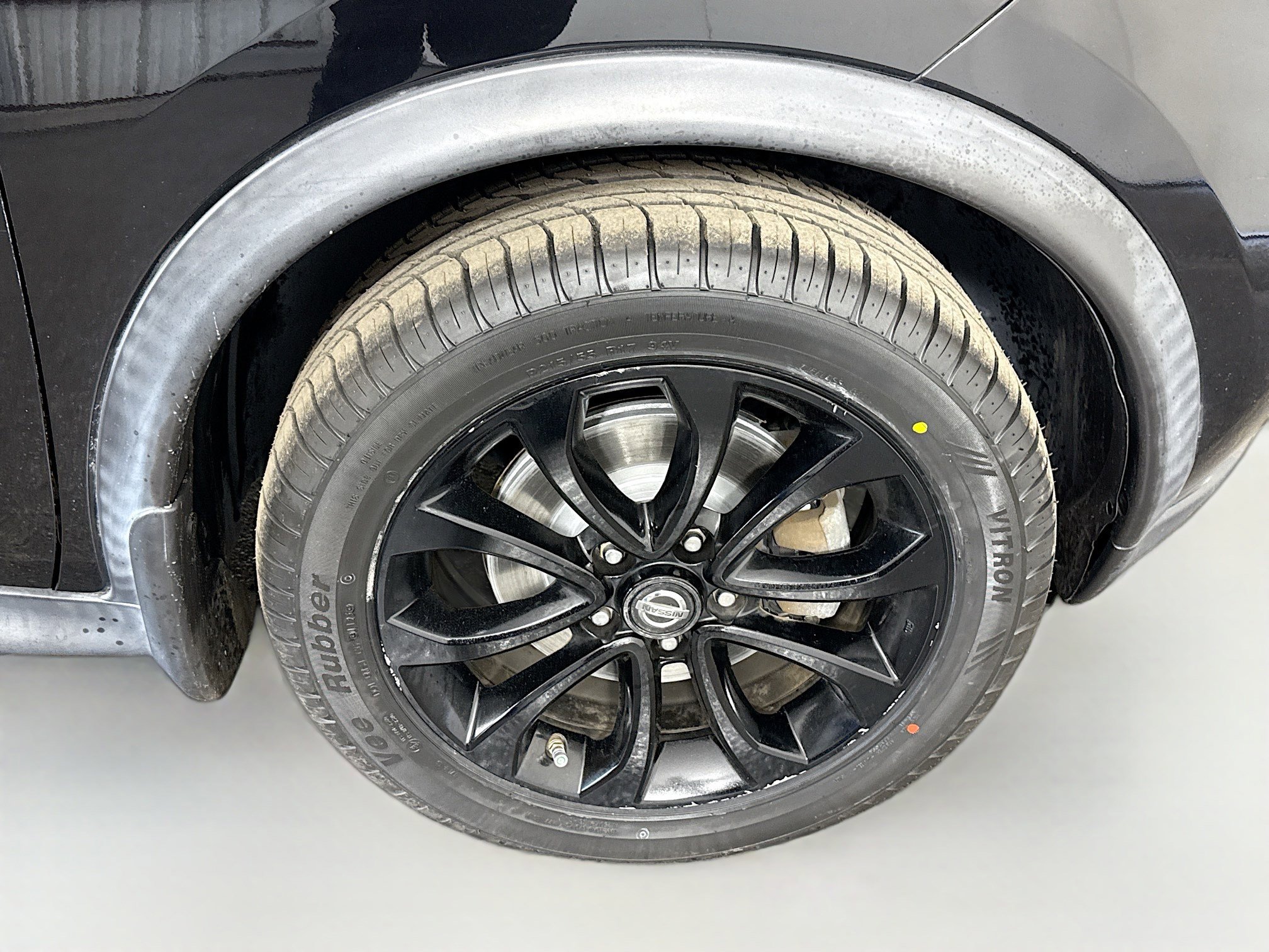 Used 2017 Nissan Juke SV image 32