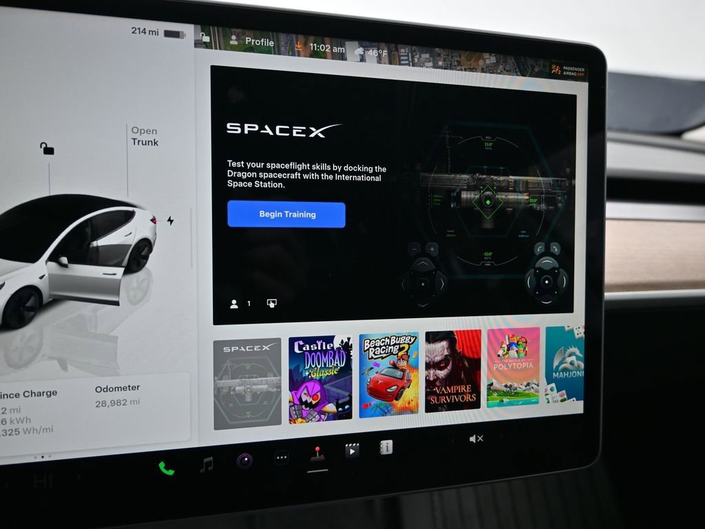 Used 2023 Tesla Model 3 Standard Range image 22