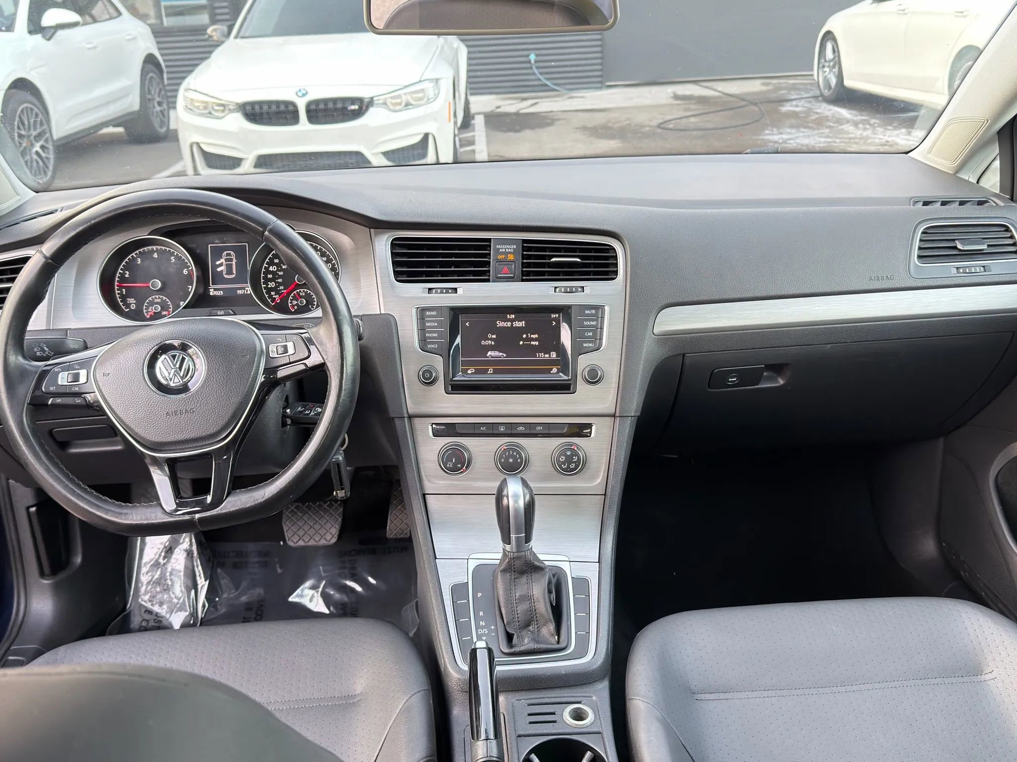 Used 2015 Volkswagen Golf S image 15