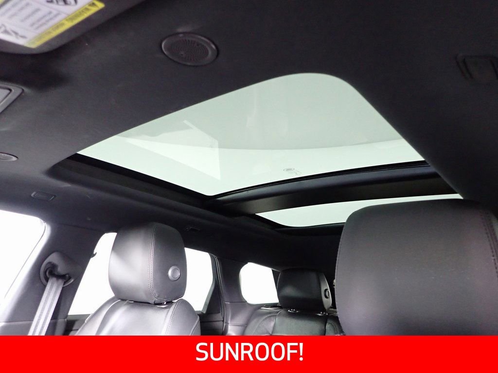 Used 2022 Land Rover Range Rover Evoque SE image 4