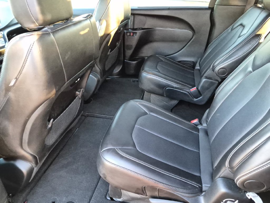 Used 2025 Chrysler Pacifica Select FWD image 14