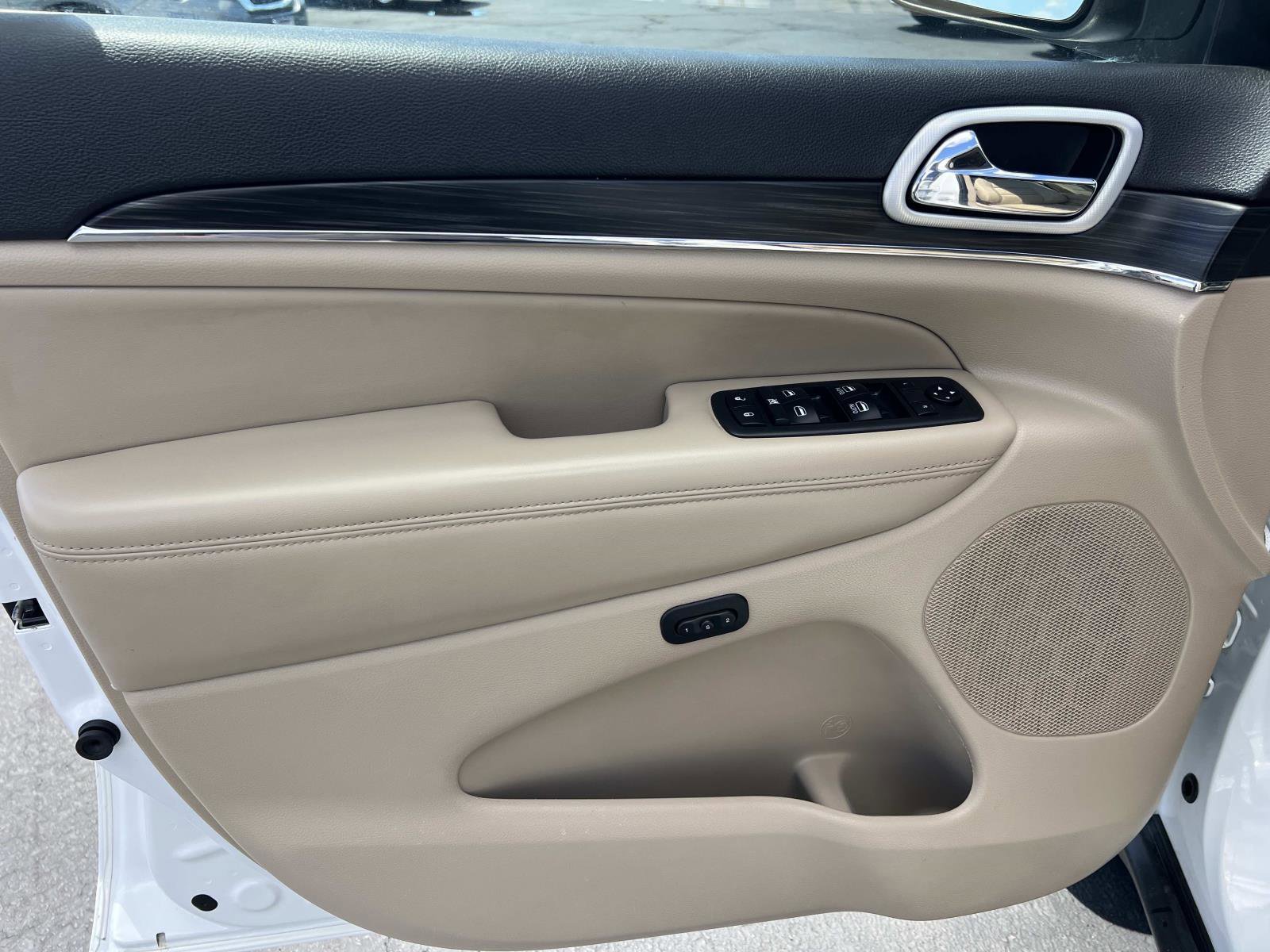 Used 2020 Jeep Grand Cherokee Limited w/ Premium Lighting Group image 6