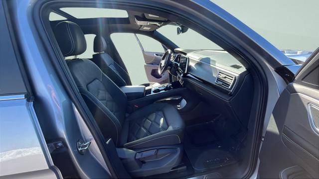 New 2026 Volkswagen Atlas Cross Sport SE image 27