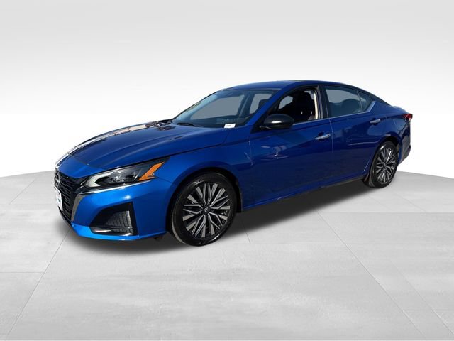 Used 2025 Nissan Altima 2.5 SV