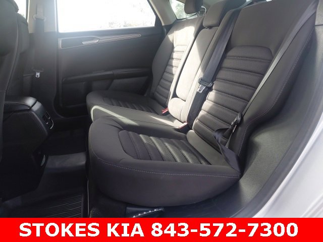 Used 2019 Ford Fusion SE image 25