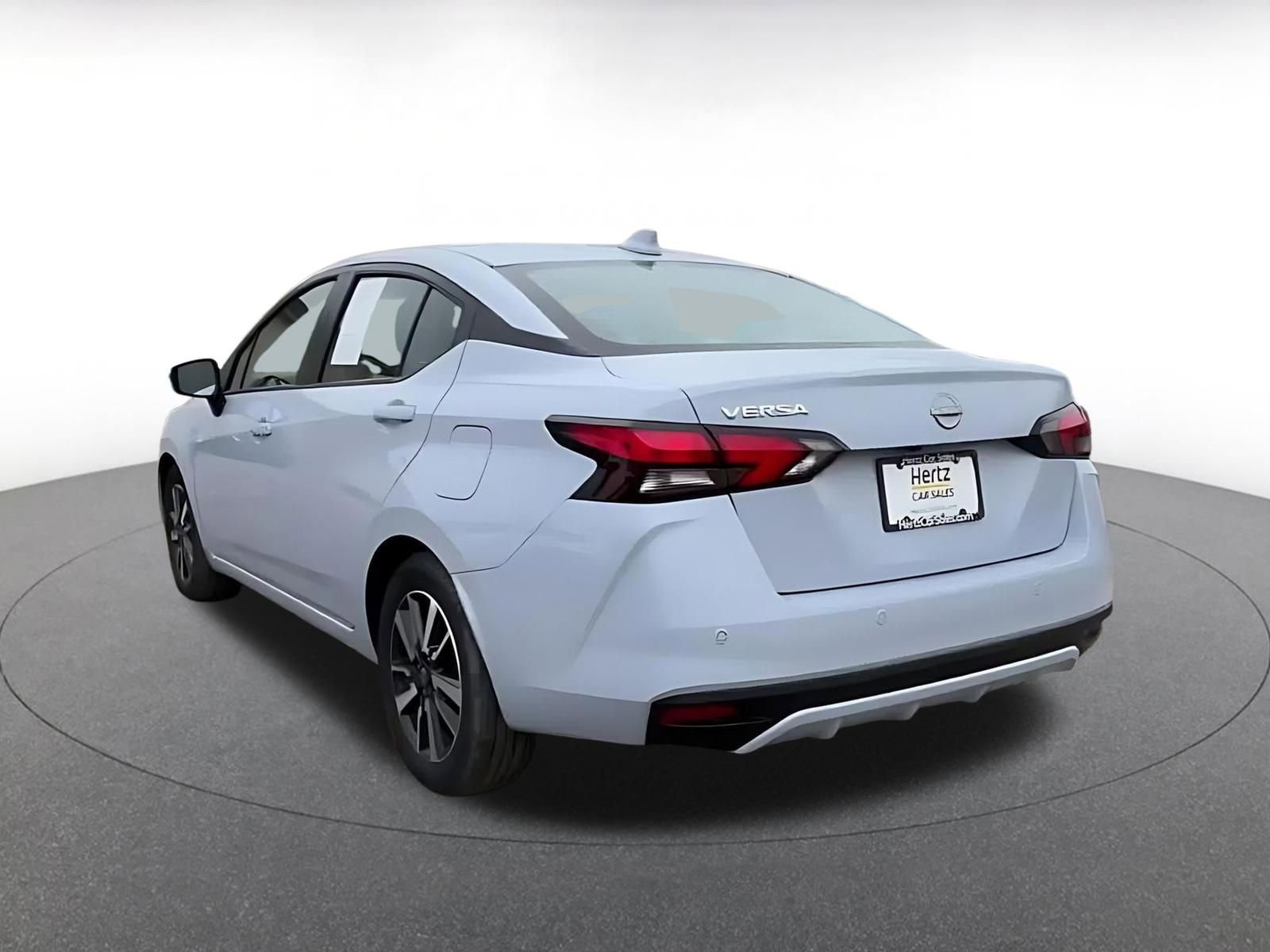 Used 2025 Nissan Versa SV FWD image 11