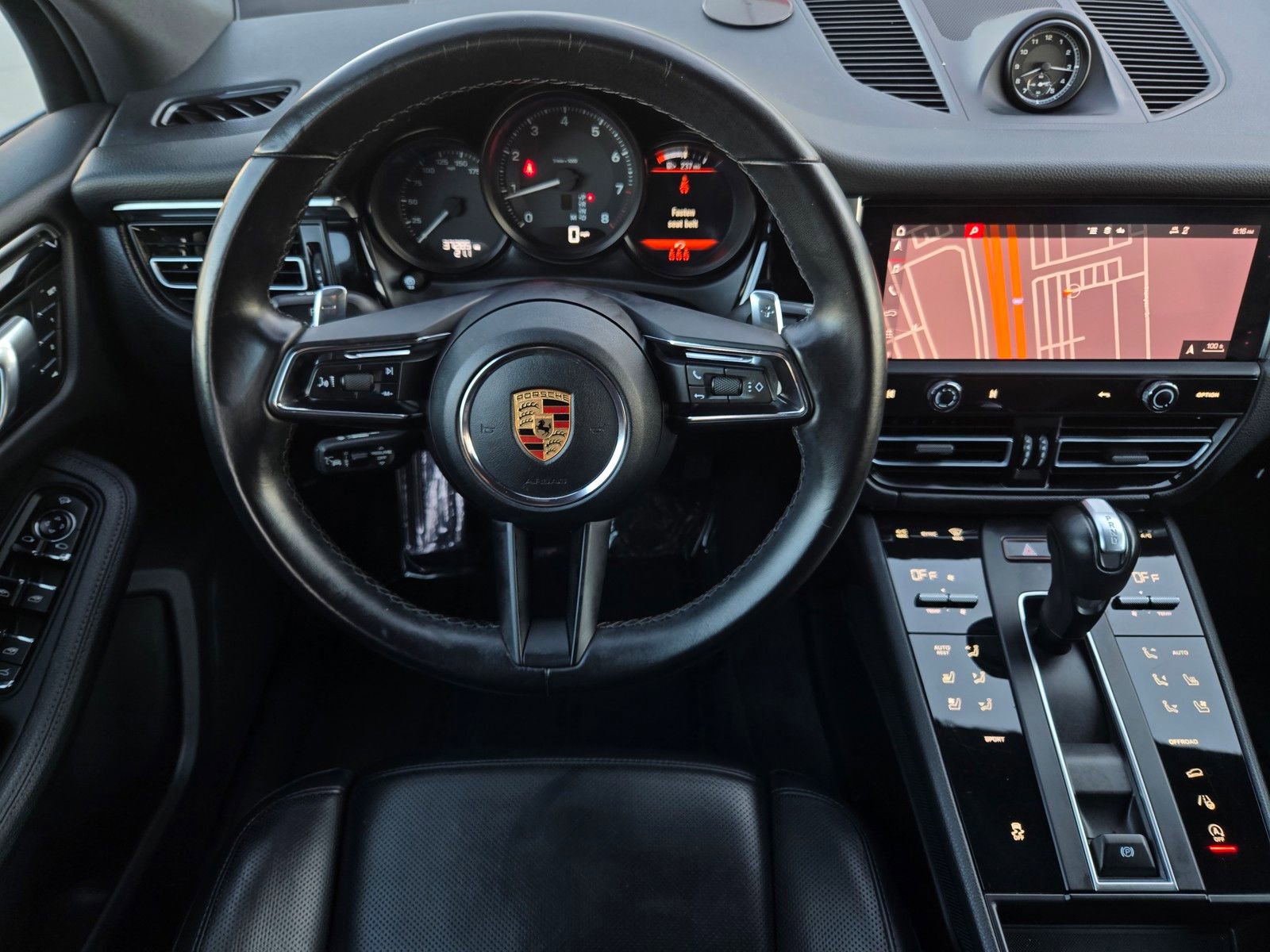 Used 2024 Porsche Macan image 12