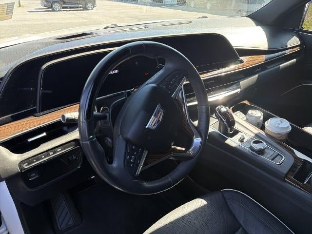 Certified 2023 Cadillac Escalade Premium Luxury AWD/4WD image 6