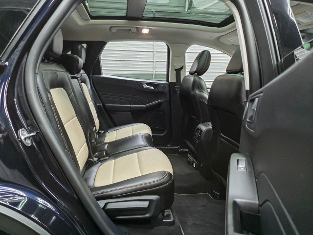 Used 2021 Ford Escape Titanium w/ Titanium Elite Package FWD image 16