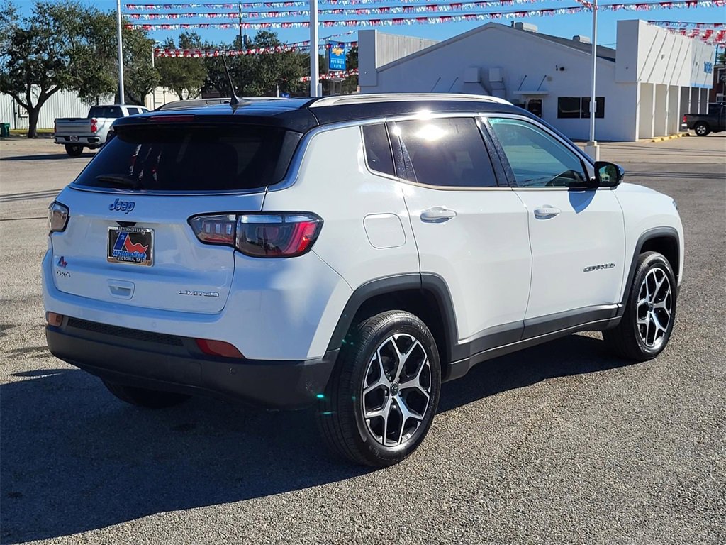 Used 2025 Jeep Compass Limited image 7