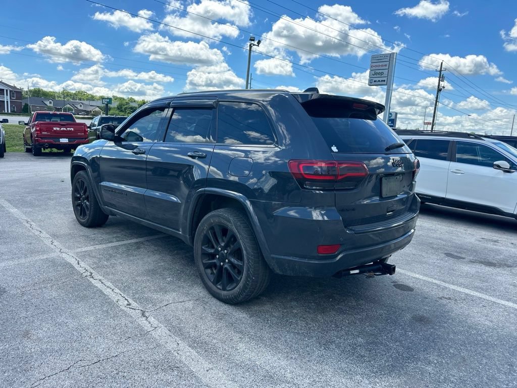 Used 2018 Jeep Grand Cherokee Altitude AWD/4WD image 4