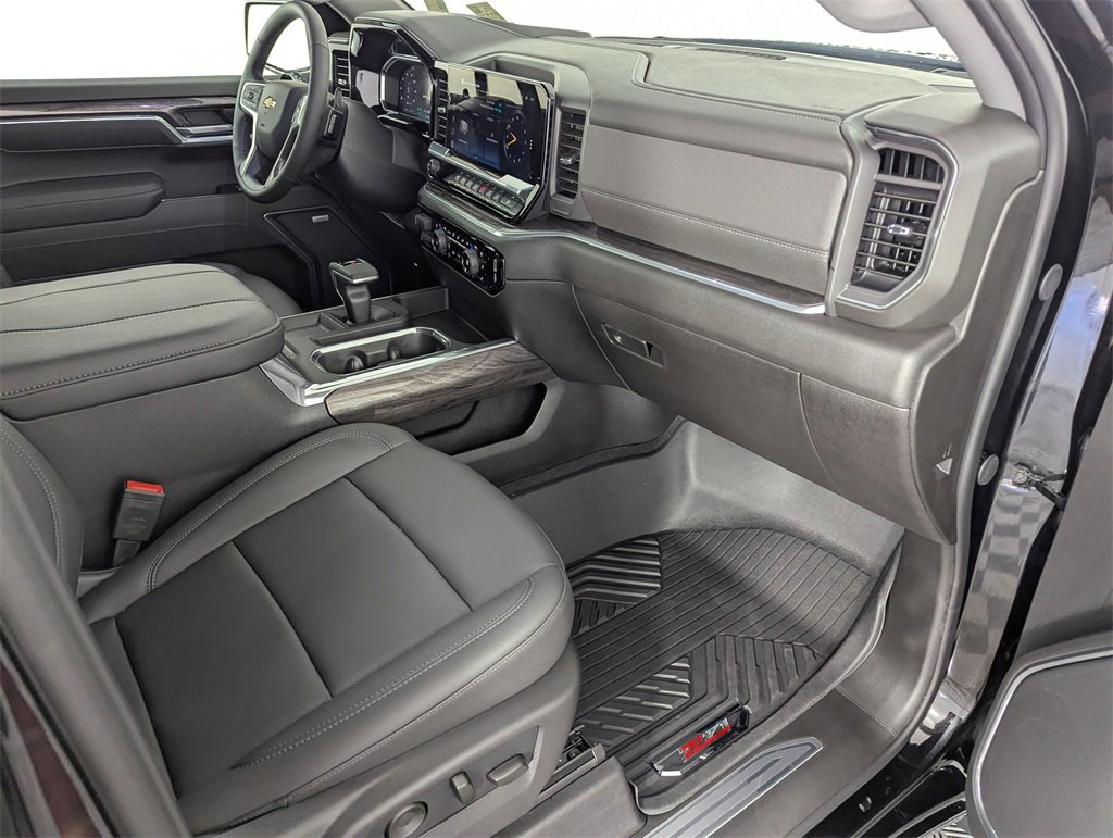 Used 2026 Chevrolet Silverado 1500 LTZ image 32