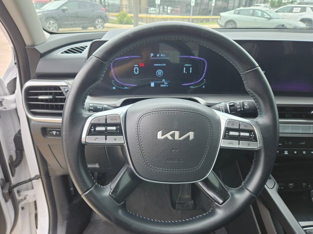 Used 2025 Kia Telluride S FWD image 18