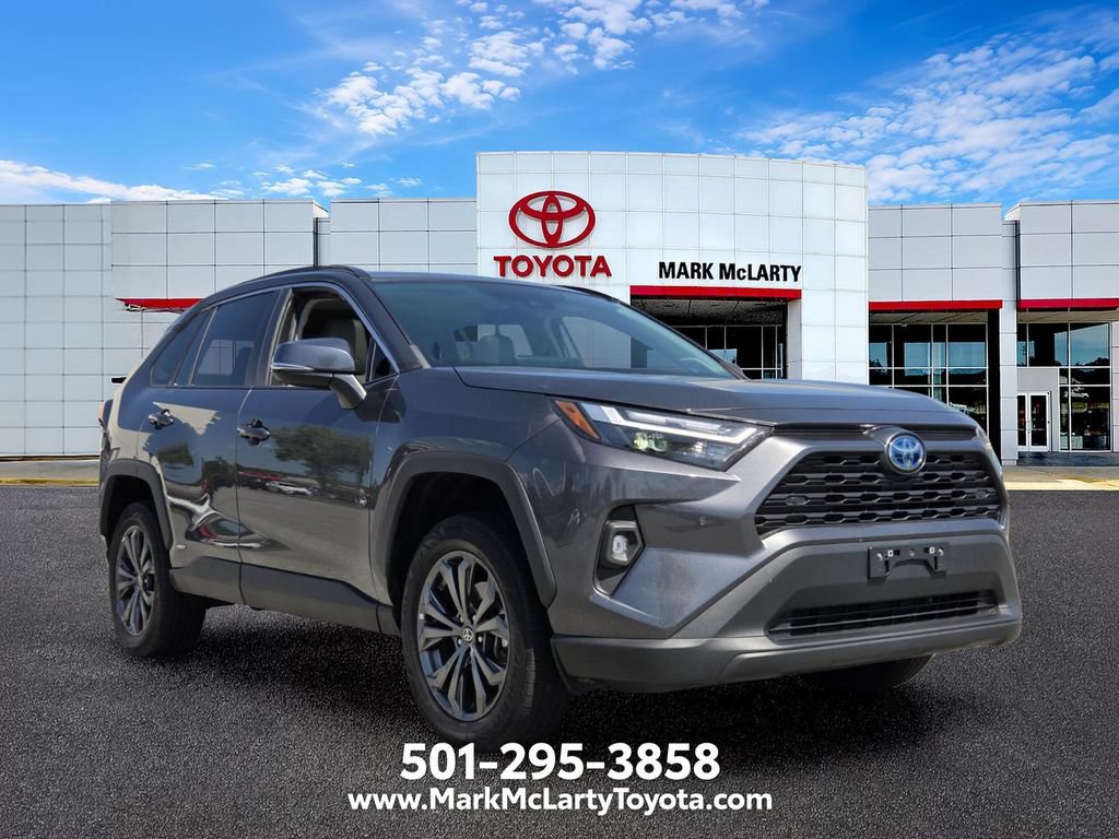 Used 2023 Toyota RAV4 XLE Premium AWD/4WD image 7