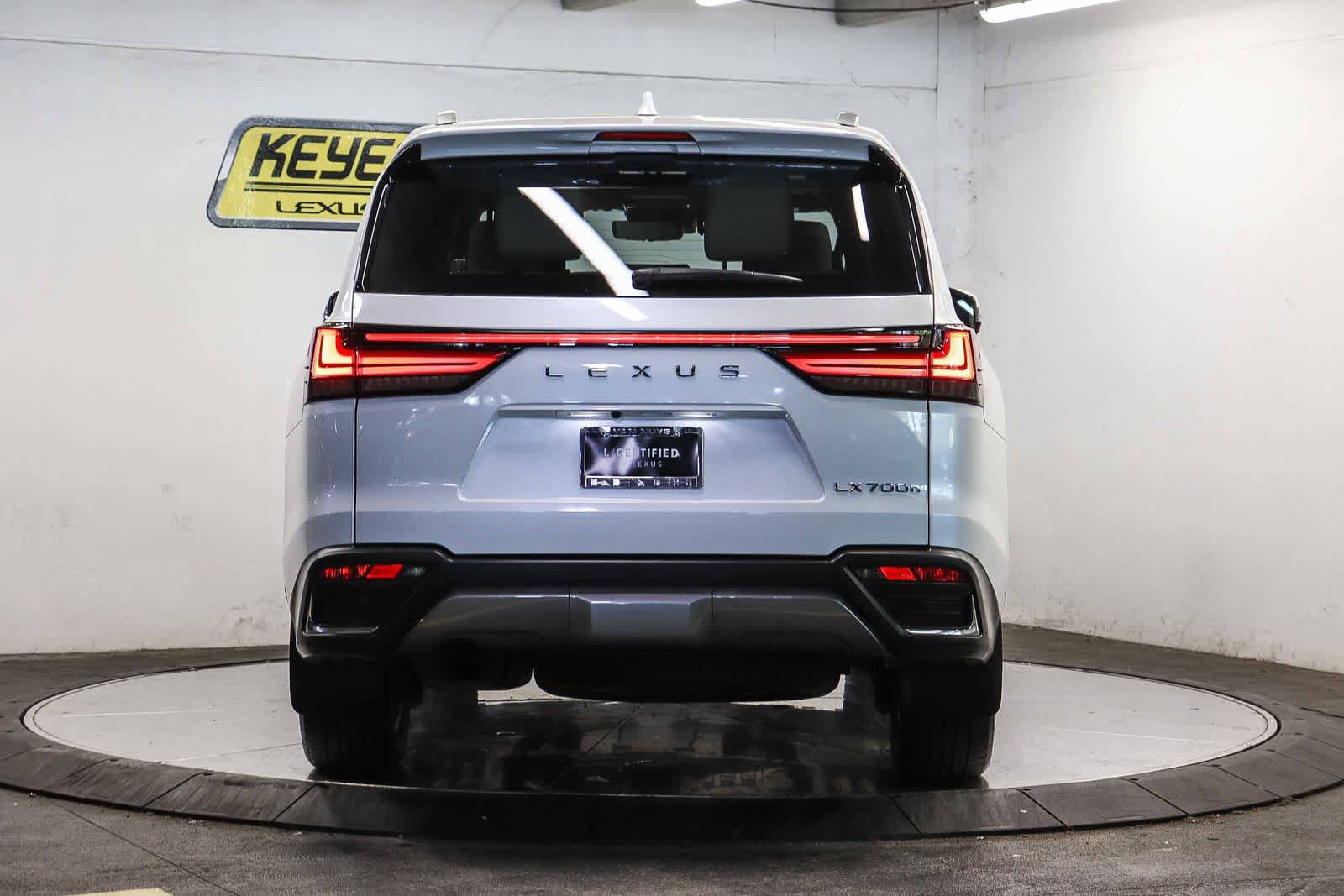 Certified 2025 Lexus LX 700h Luxury AWD/4WD image 3