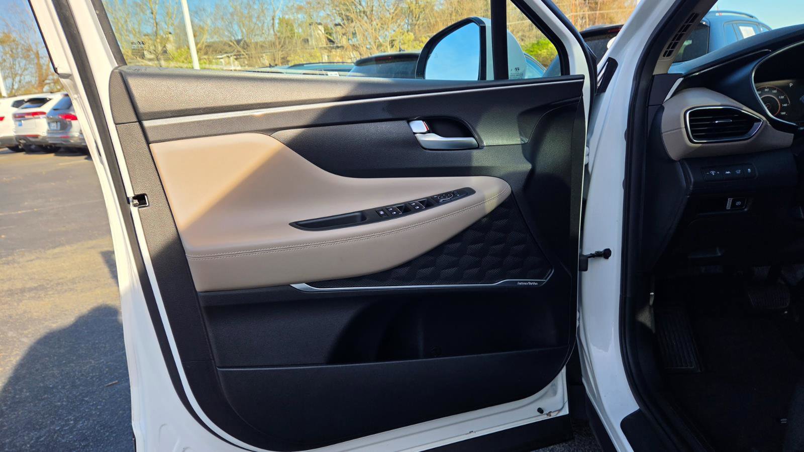 Used 2023 Hyundai Santa Fe SEL w/ Premium Package image 17