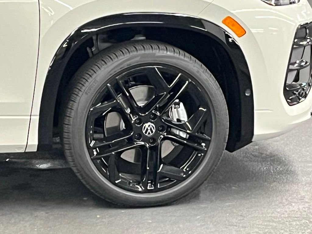 New 2025 Volkswagen Tiguan SE R-Line image 42