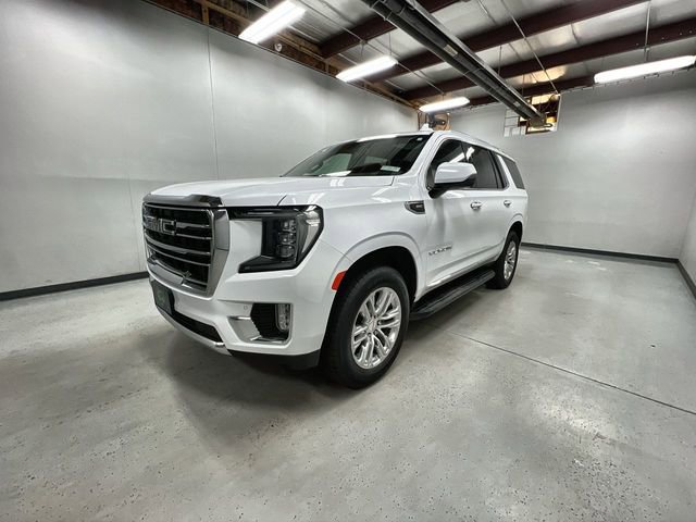 Certified 2022 GMC Yukon SLT w/ SLT Premium Package AWD/4WD image 4