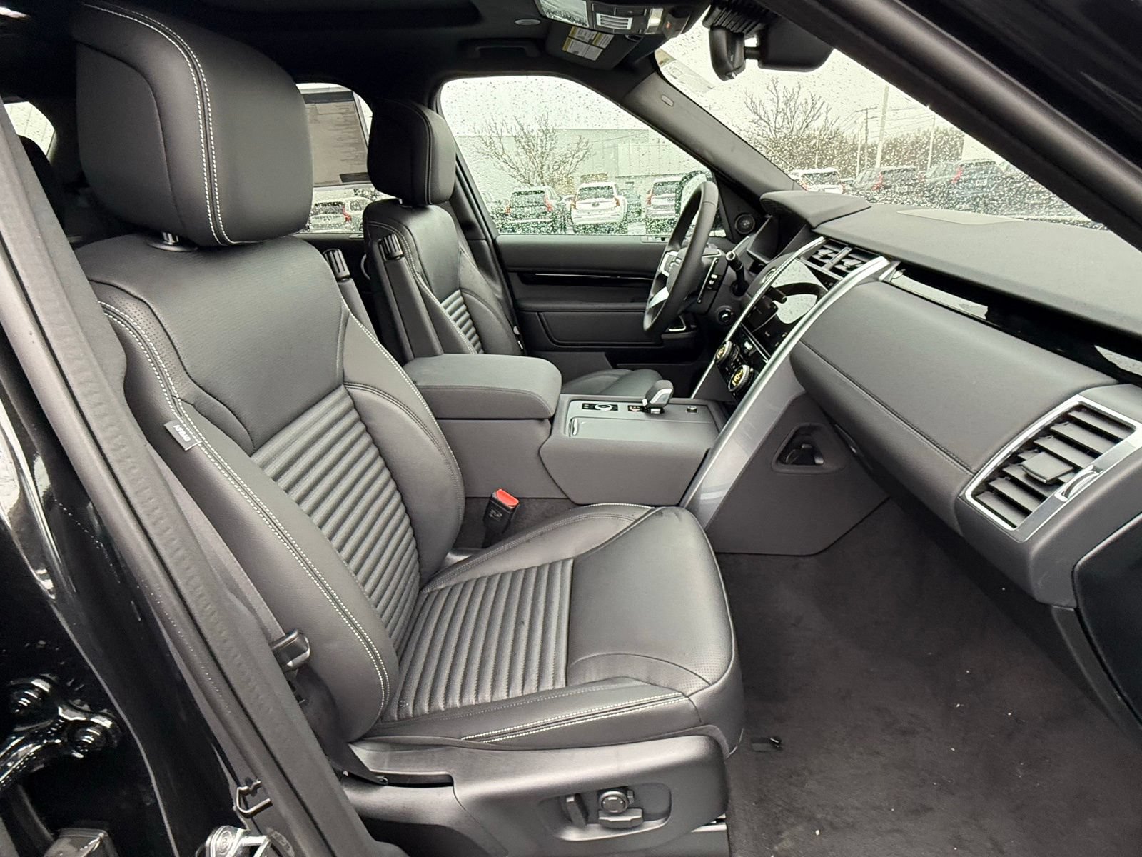 New 2026 Land Rover Discovery S AWD/4WD image 21