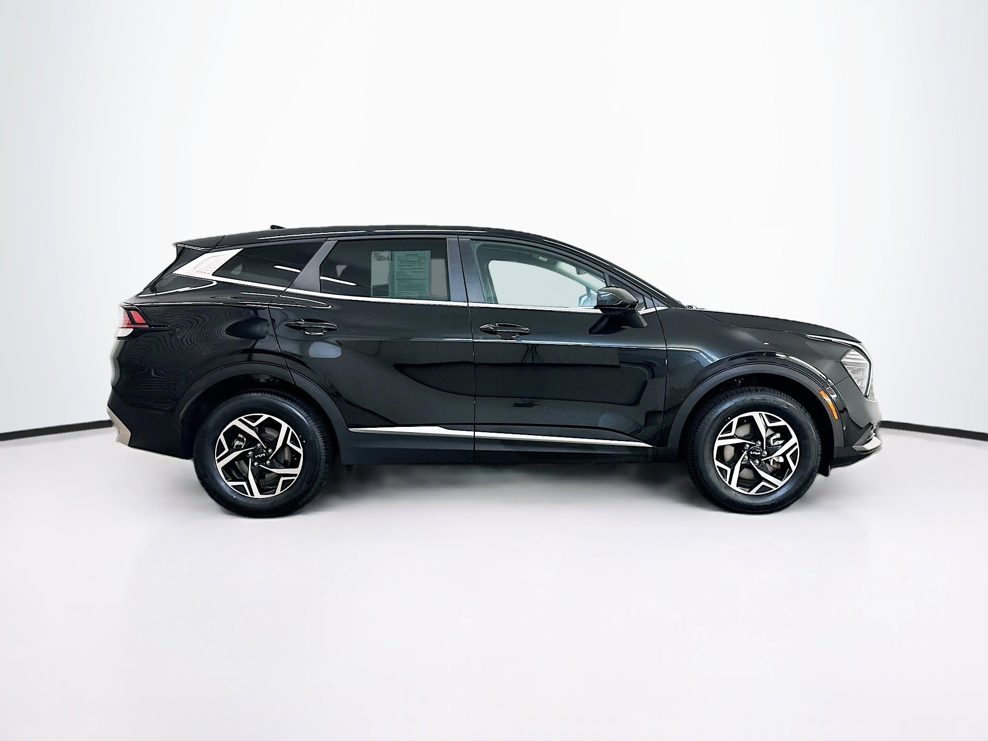 Used 2024 Kia Sportage LX image 10