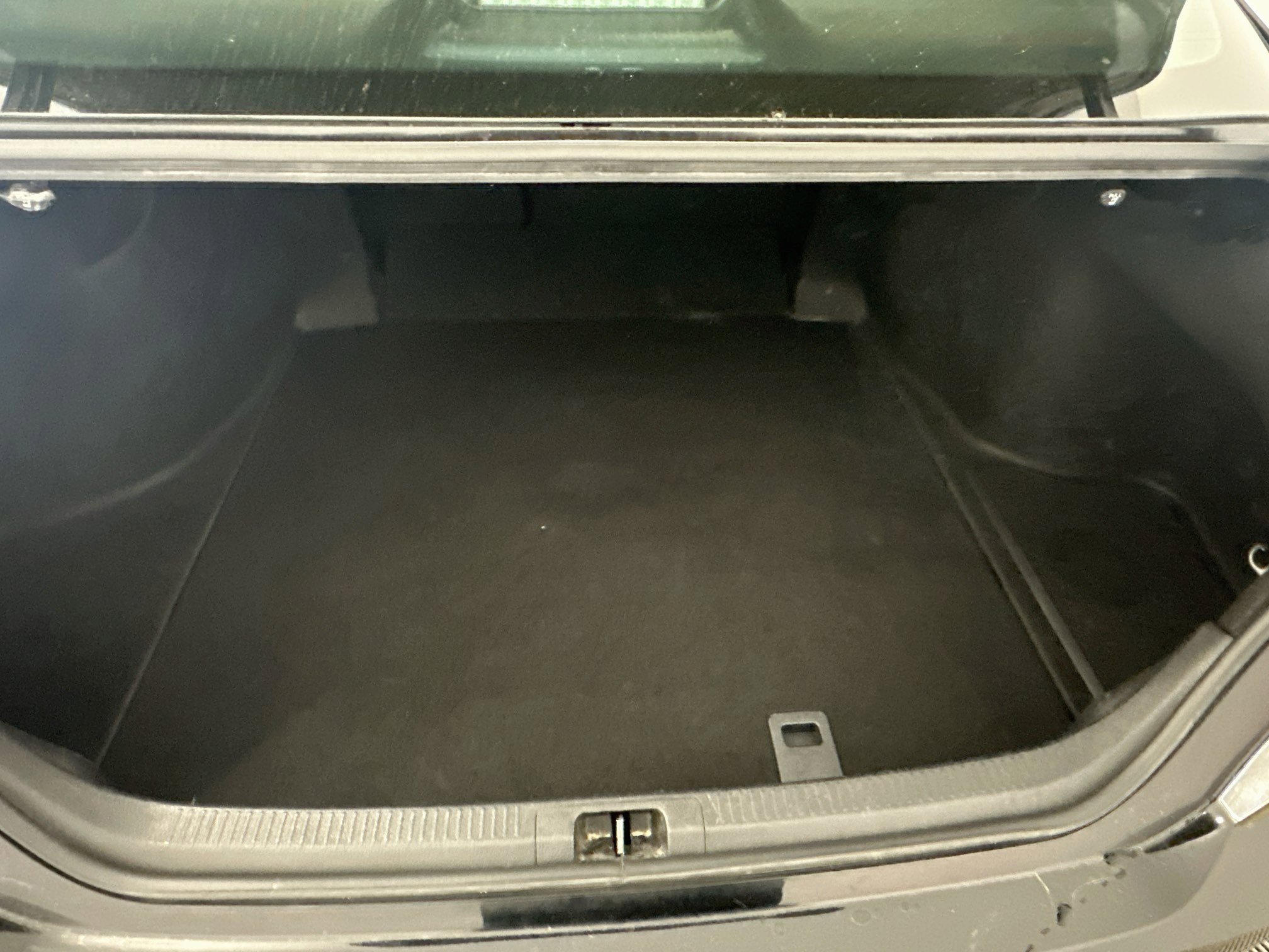 Used 2025 Toyota Camry SE FWD image 30