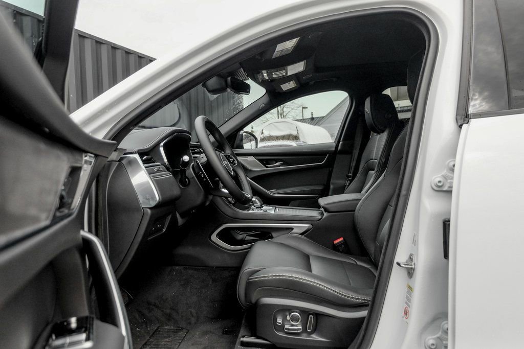 New 2026 Jaguar F-PACE R-Dynamic S image 10