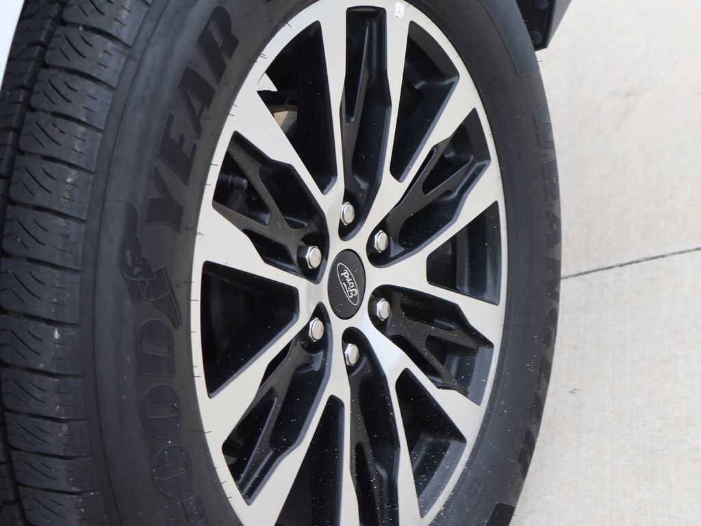 Used 2025 Ford Expedition Max Platinum AWD/4WD image 43