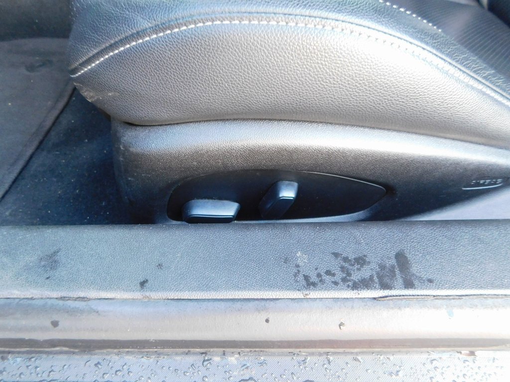 Used 2019 Chevrolet Camaro LT w/ Technology Package image 17