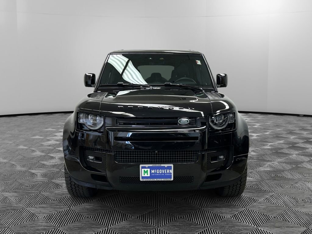 Used 2024 Land Rover Defender 110 X-Dynamic SE image 8