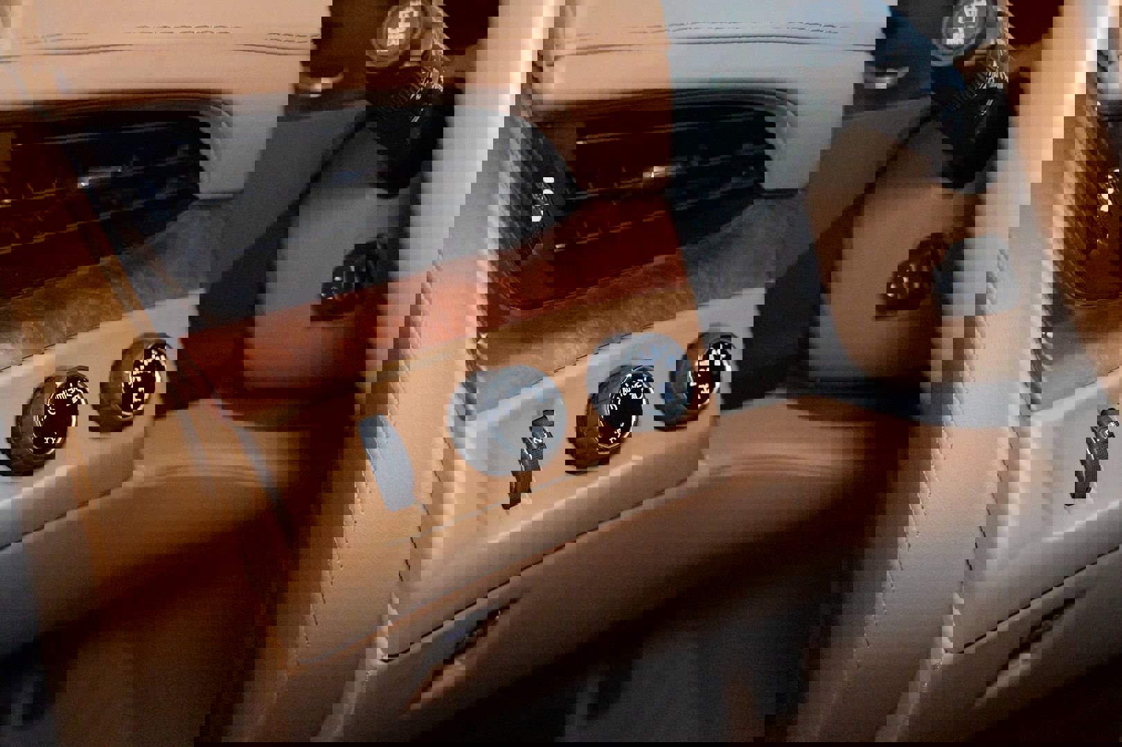 Used 2016 Cadillac Escalade ESV Platinum image 23