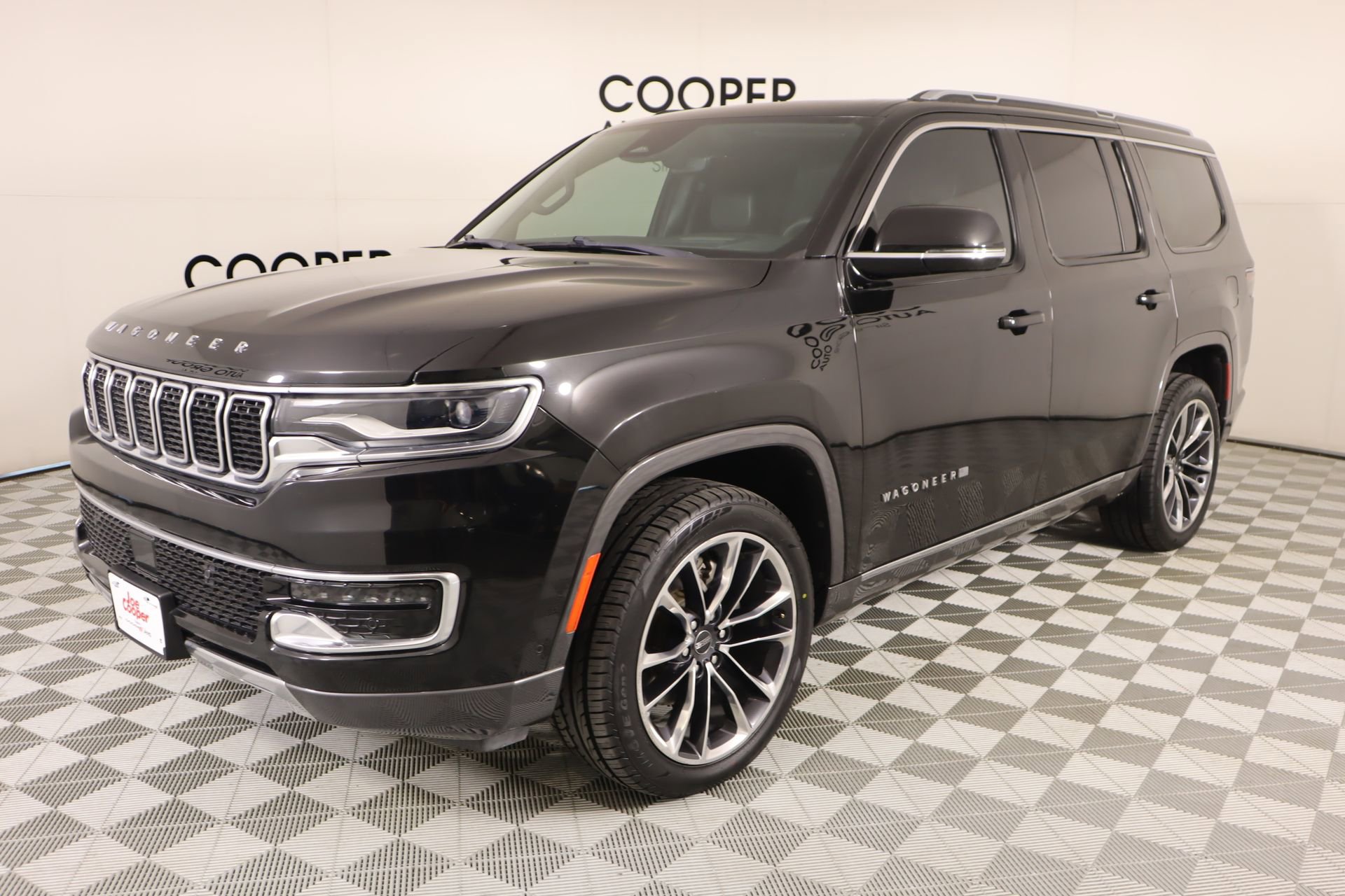 Used 2022 Jeep Wagoneer Series III w/ Premium Group I AWD/4WD image 11