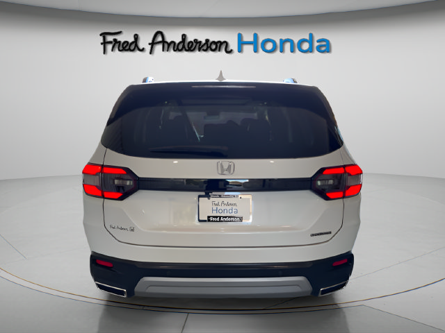 Certified 2025 Honda Pilot Touring image 6