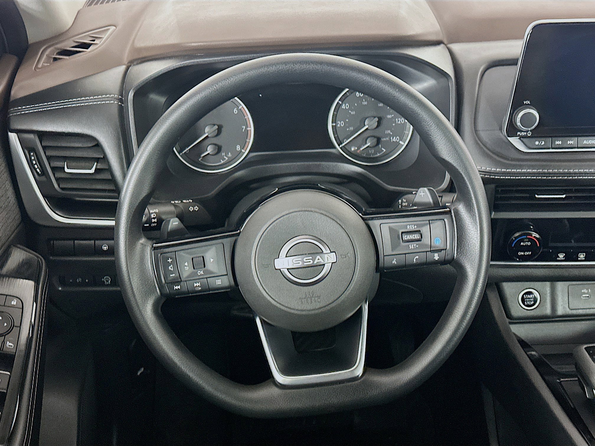 Used 2023 Nissan Rogue SV FWD image 18