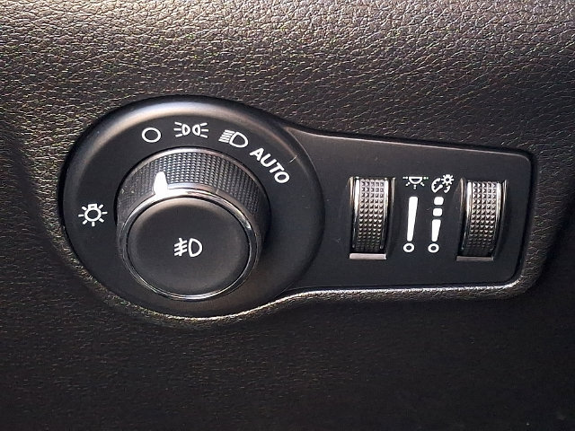 Used 2023 Jeep Compass Latitude w/ Convenience Group AWD/4WD image 23