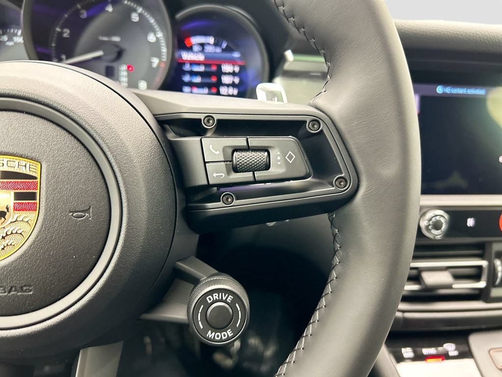 Used 2026 Porsche Macan AWD/4WD image 15