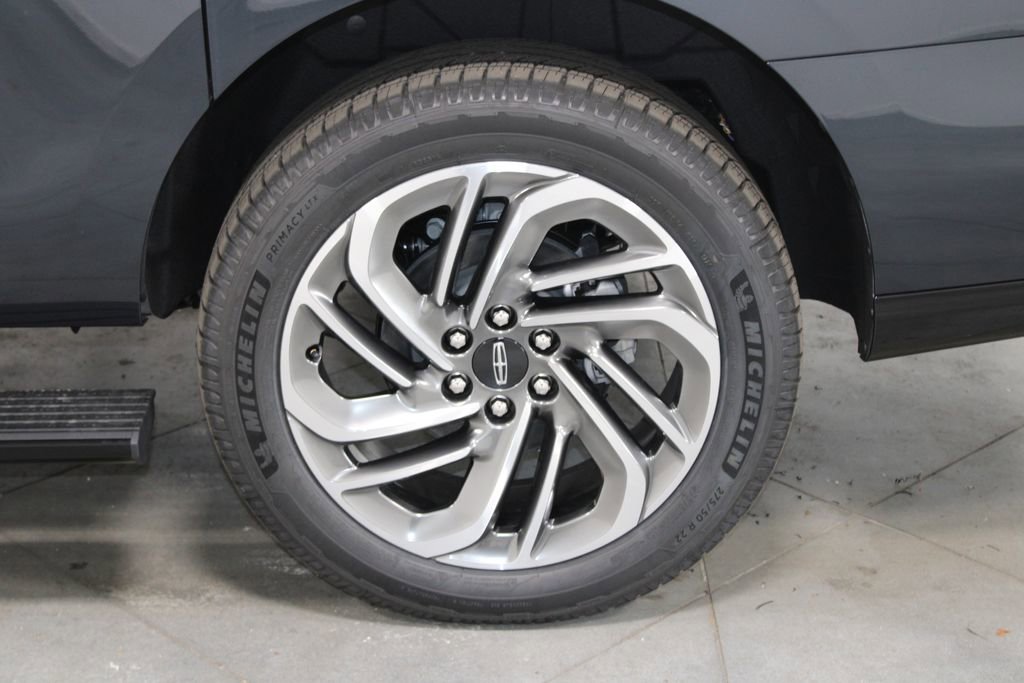 New 2026 Lincoln Navigator L Reserve AWD/4WD image 18
