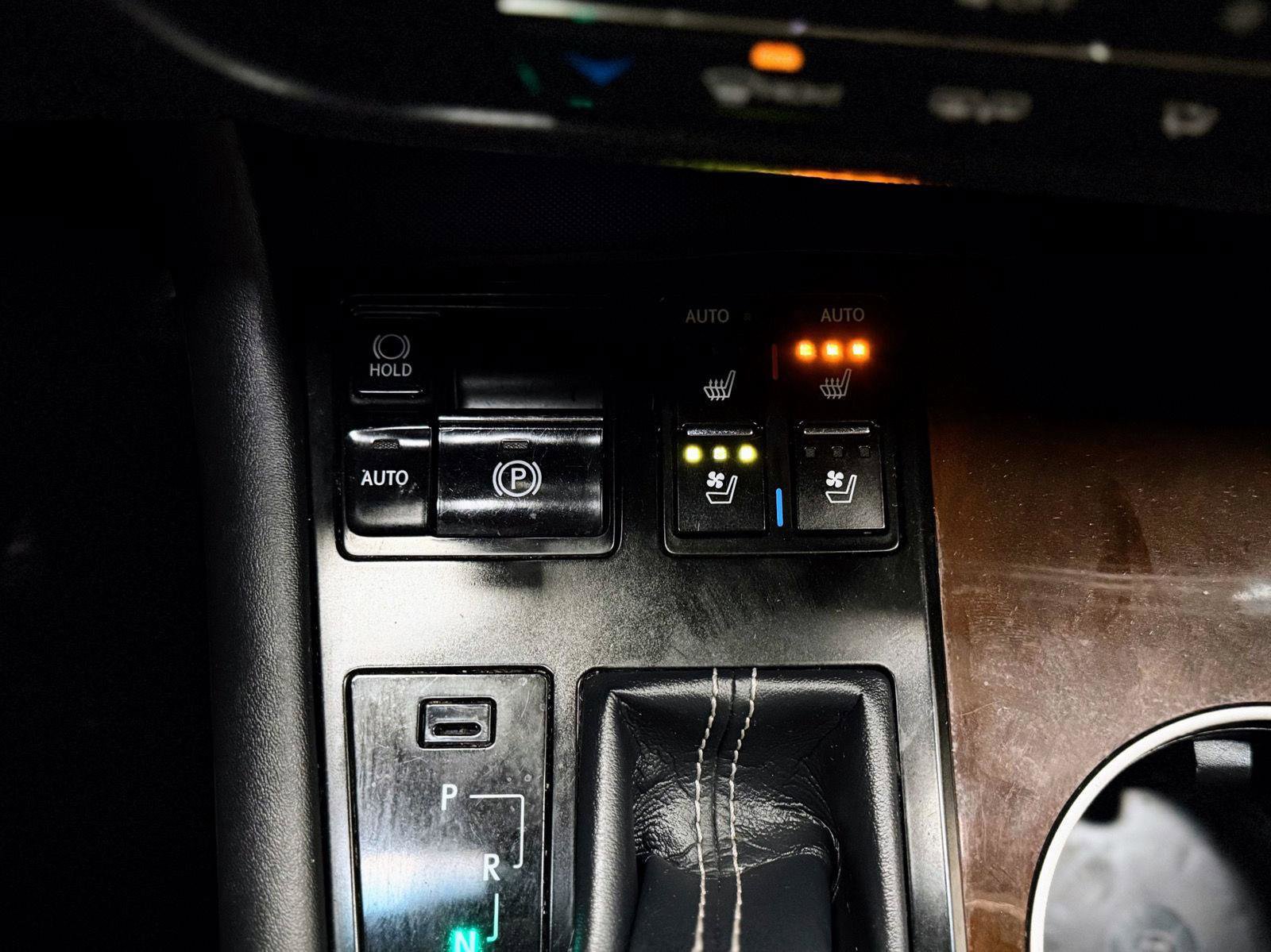 Used 2018 Lexus RX 450h AWD w/ Premium Package image 23