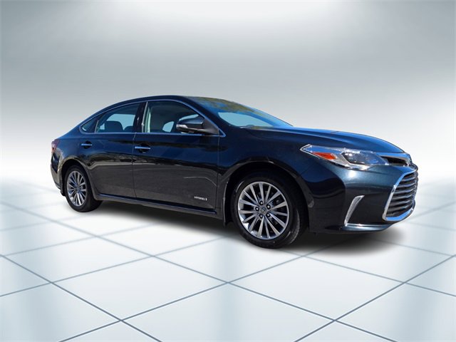 Used 2017 Toyota Avalon Limited image 2