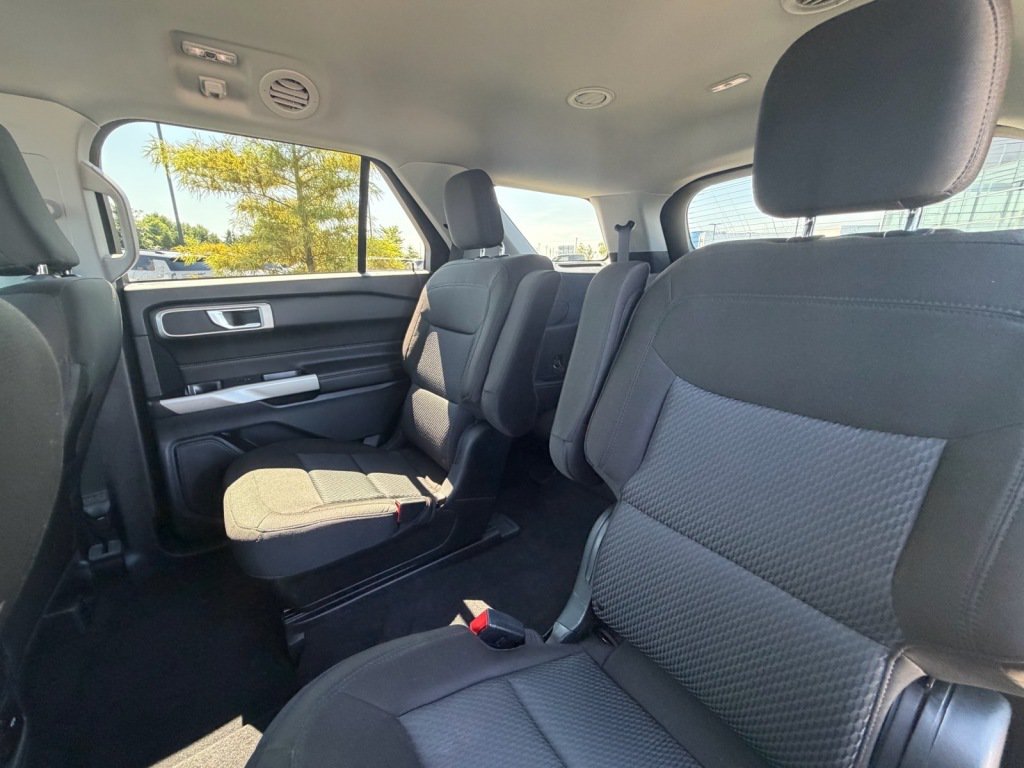 Used 2022 Ford Explorer XLT AWD/4WD image 8